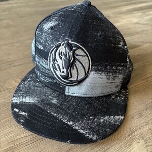 Dallas Mavericks New Era Black and Gray SnapBack